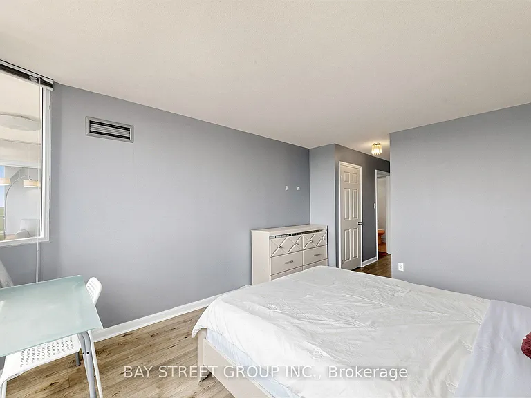 1001 Cedarglen Gate #Penthouse 720 — Photo 24