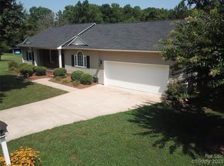 1075 Watson Ct, Mooresville, NC 28115