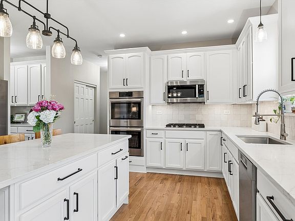 3rd image of 13821 Trillium Ln