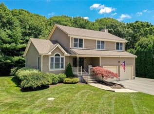 60 Derbyshire Dr, Cranston, RI 02921