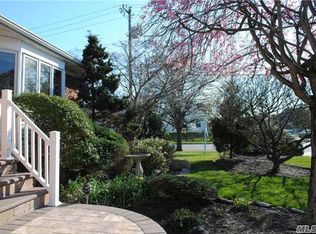 1760 Harvard Pl, Merrick, NY 11566
