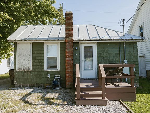 2nd image of 1214 Jackson Ave