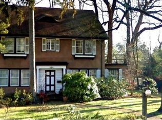 20 Amherst Rd, Great Neck, NY 11021