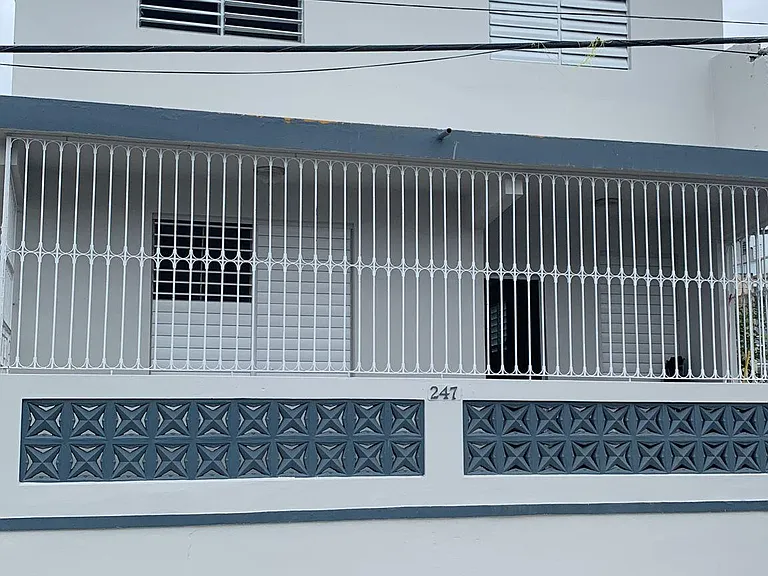 Calle Ruiz Belvis — Photo 1