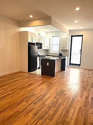 2nd image of 220A Patchen Ave #1