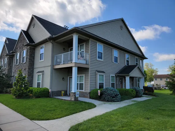 1978 Shady Oak Dr, Mount Joy, PA 17552