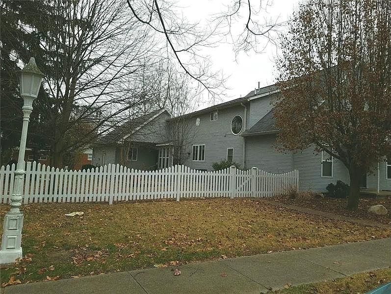 2nd image of 503 N Fair St