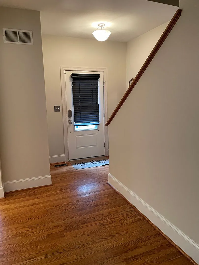 Two bedroom three bath home in great central location — Photo 2