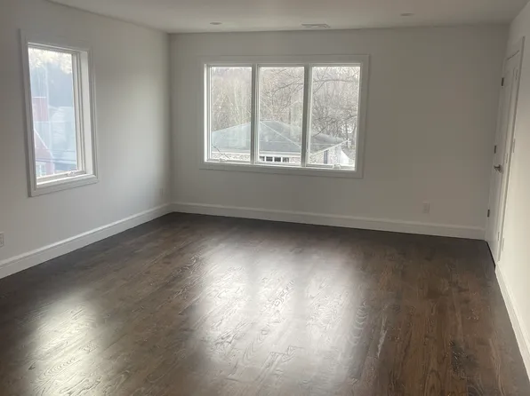 (undisclosed Address), Yonkers, NY 10703