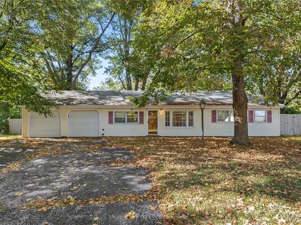 12011 Garden Ln, Saint Louis, MO 63138