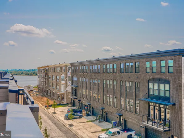 2705 Ferry Bar Dr, Baltimore, MD 21230