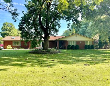 72 E Maple Dr, Franklin, IN, 46131