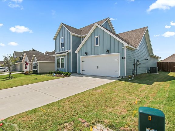 2nd image of 755 Amelia Ct