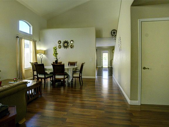 4th image of 385 E Daniella Dr