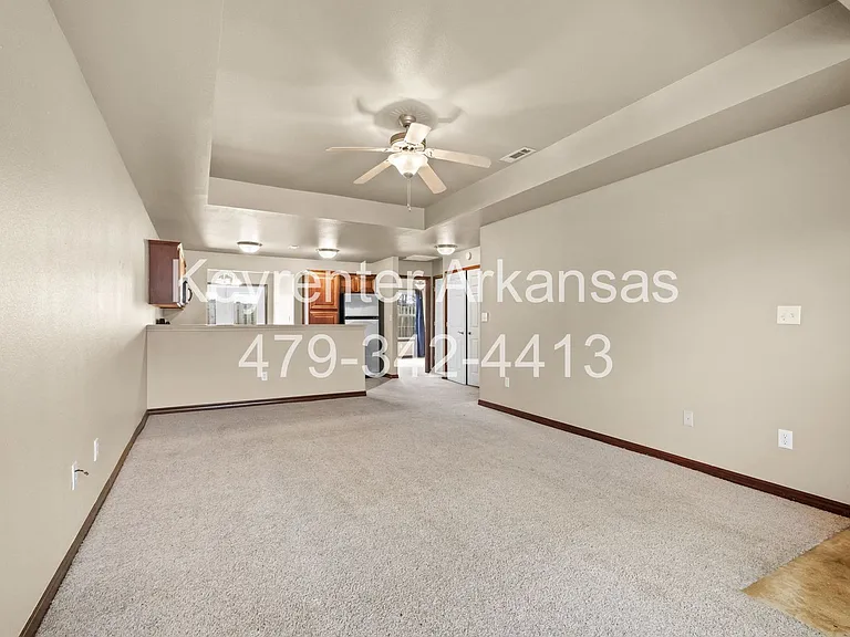 1270 N Trinity Dr — Photo 6