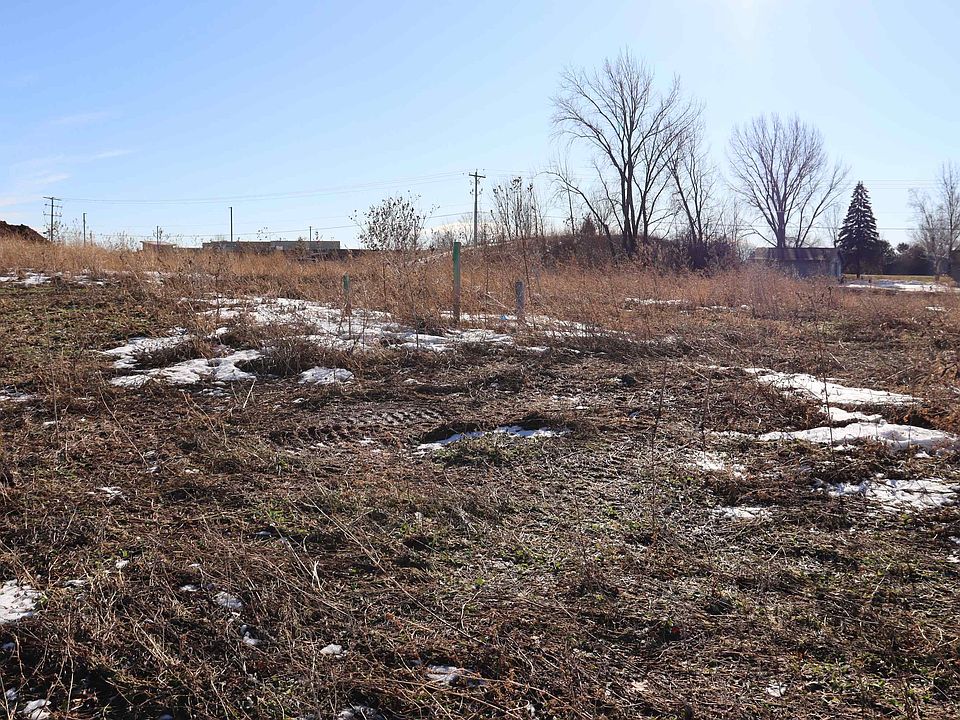 1st image of Meadow Park Dr #74