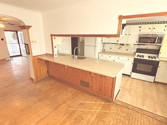 5th image of 1606 E Latimer Pl