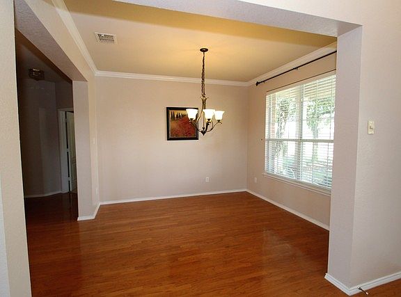 3rd image of 1615 Winding Trail Dr