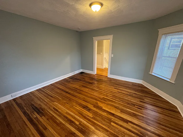 35 Cameron Ave #2L — Photo 4