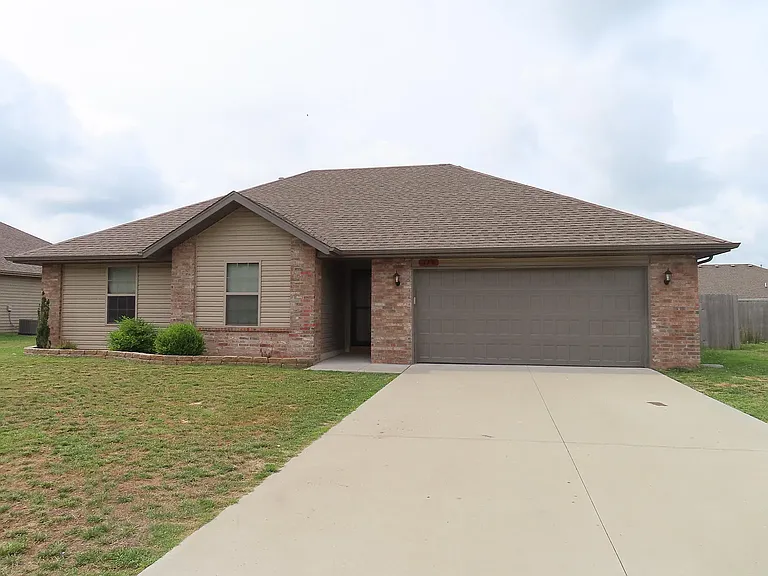 478 W Melody Ln — Photo 8