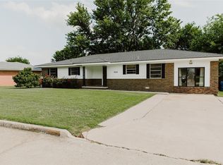909 W 22nd St, Ada, OK 74820