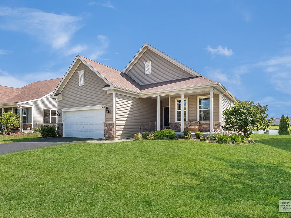 1st image of 818 Colchester Dr