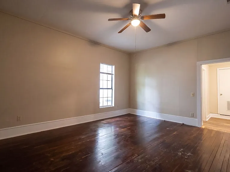 1544 Gilbert Dr — Photo 13
