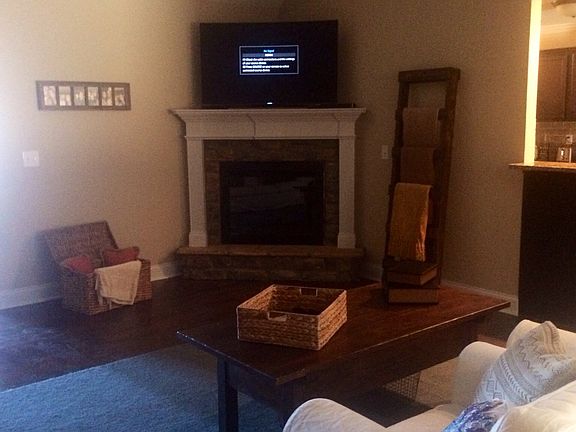 3rd image of 2431 Newbury Ave
