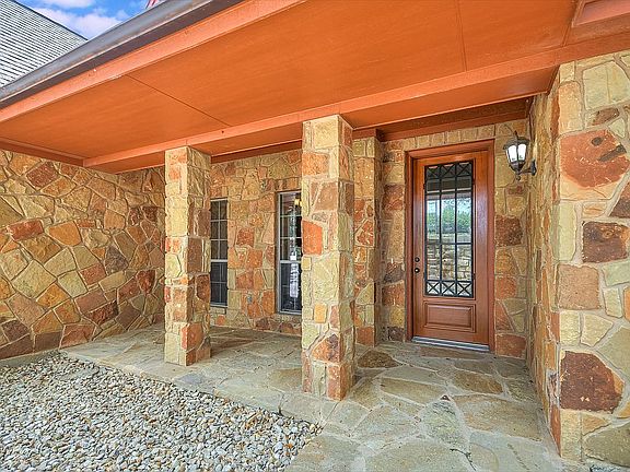 3rd image of 22404 Briarcliff Dr