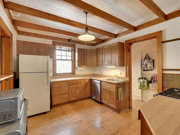 5th image of 1210 W 22nd St