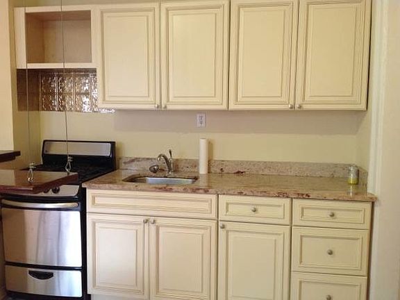 5th image of 2803 38th St