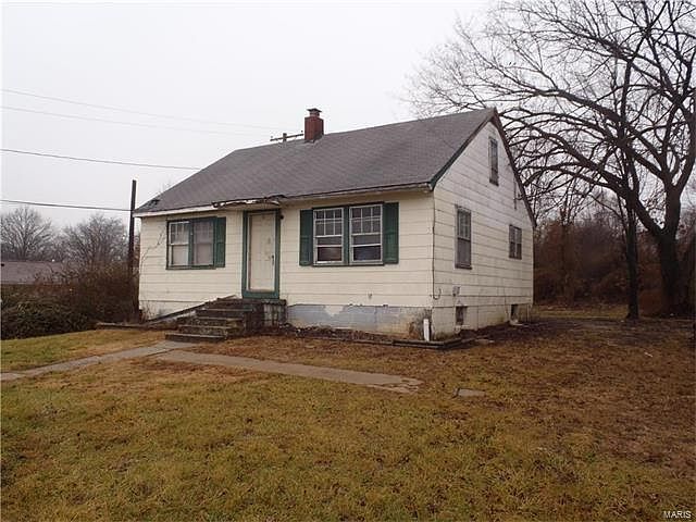 1st image of 325 Annie Ave