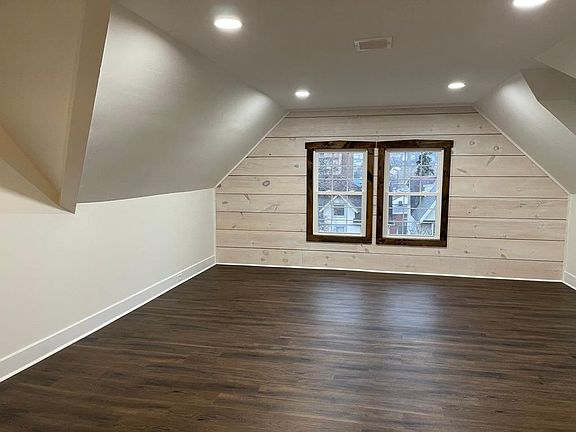 5th image of 327 E Chestnut St APT 3