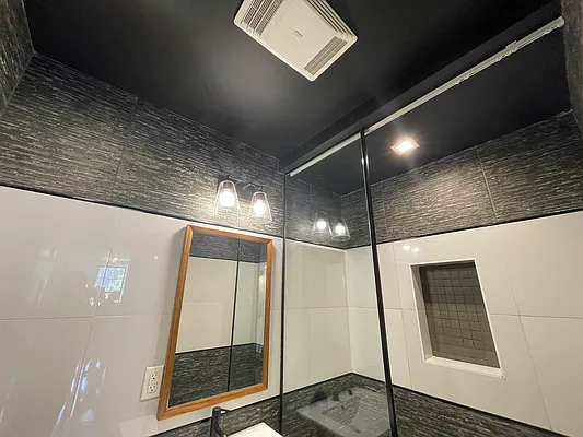 Rented by Tapiro Realty | media 9