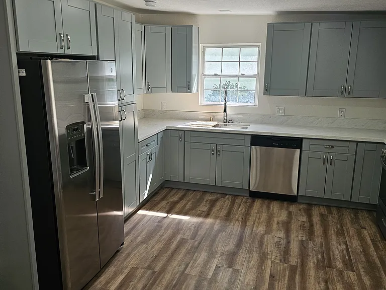 Kitchen-All new appliances, flooring, and lighting