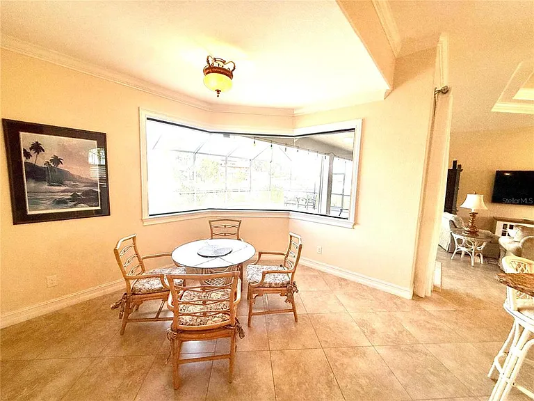 2736 Magdalina Dr — Photo 9