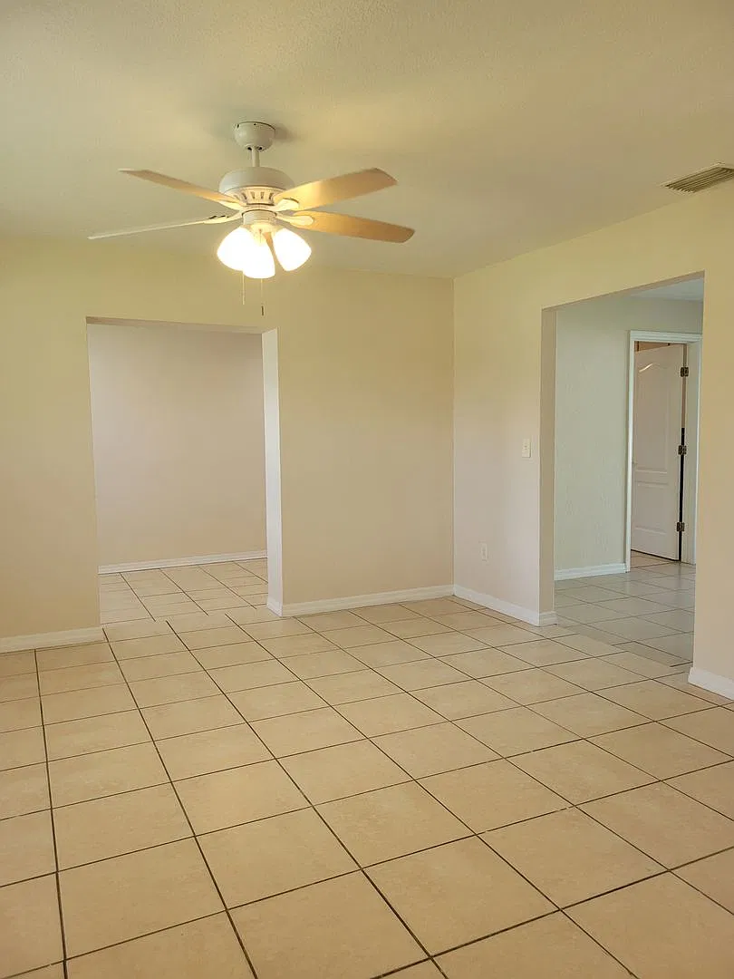 Three-Bedroom Winter Haven Home — Photo 2