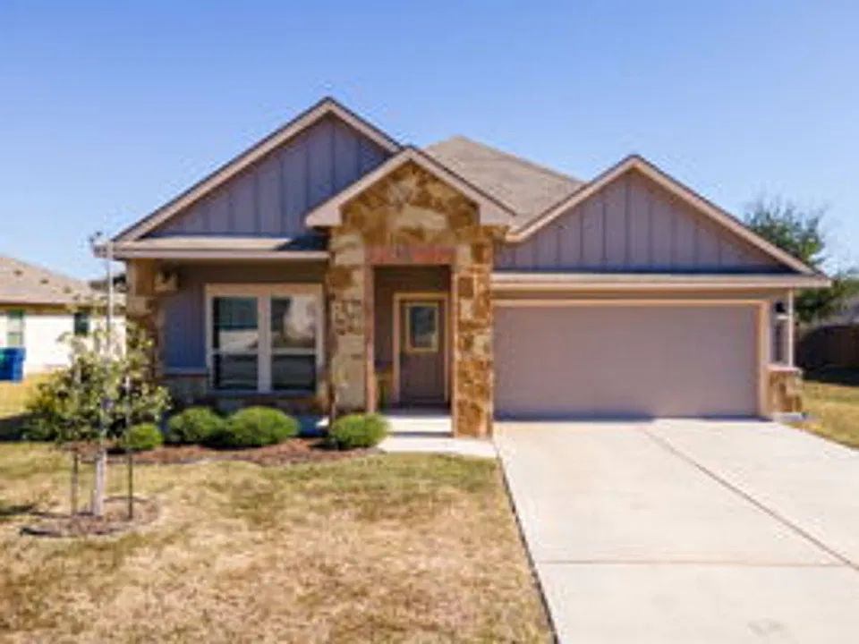1808 Fall Creek Ct
