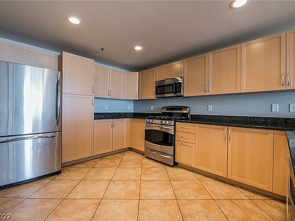 5th image of 150 N Las Vegas Blvd #1716