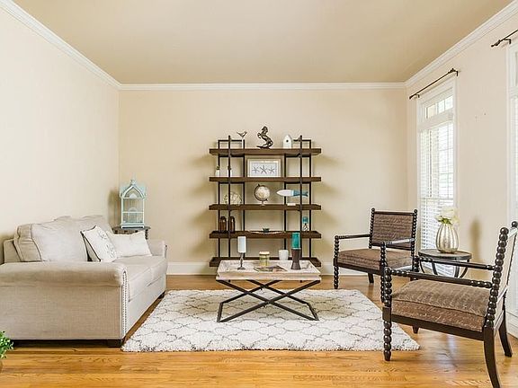 3rd image of 4011 Blackwell Park Dr