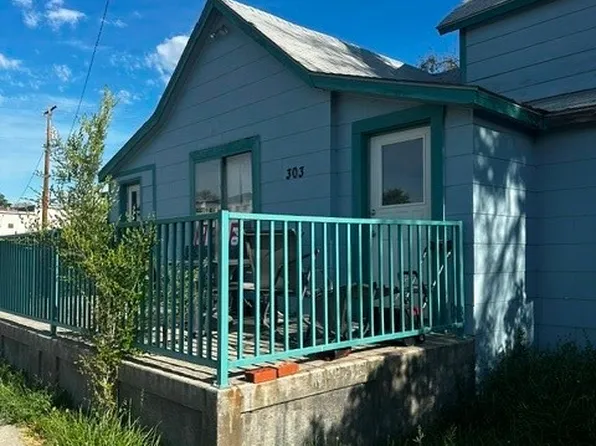 303 1st St E #5-6, Roundup, MT 59072