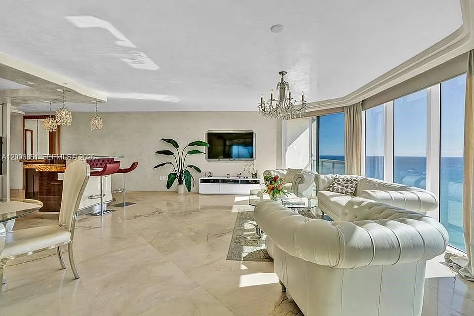 16699 Collins Ave #2508