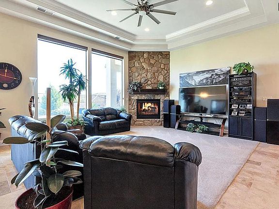 4th image of 1882 N Park Grove Dr W