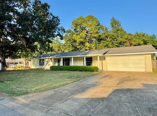 127 La Branche Ave, Ocean Springs, MS 39564