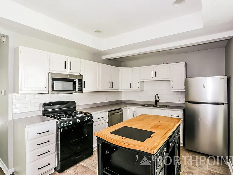 517 Burgett St — Photo 5