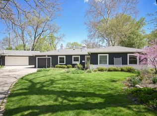 2115 Paddock Ct, Wheaton, IL 60187