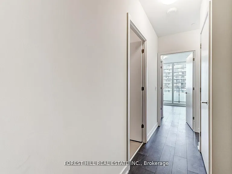 2221 Yonge St #5602 — Photo 3