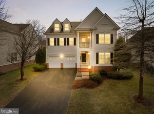 22737 Highcrest Cir, Ashburn, VA