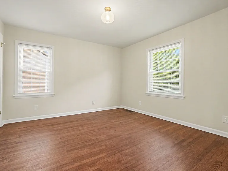 490 Lynnhaven Dr SW — Photo 13