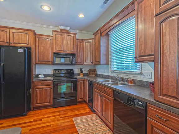 5th image of 26 Villa Ln